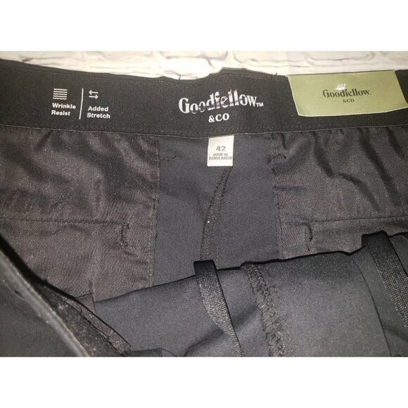 NWT Goodfellow Men’s Black Size 42W Tech Shorts Wrinkle Resistant 9" Inseam - Picture 2 of 4